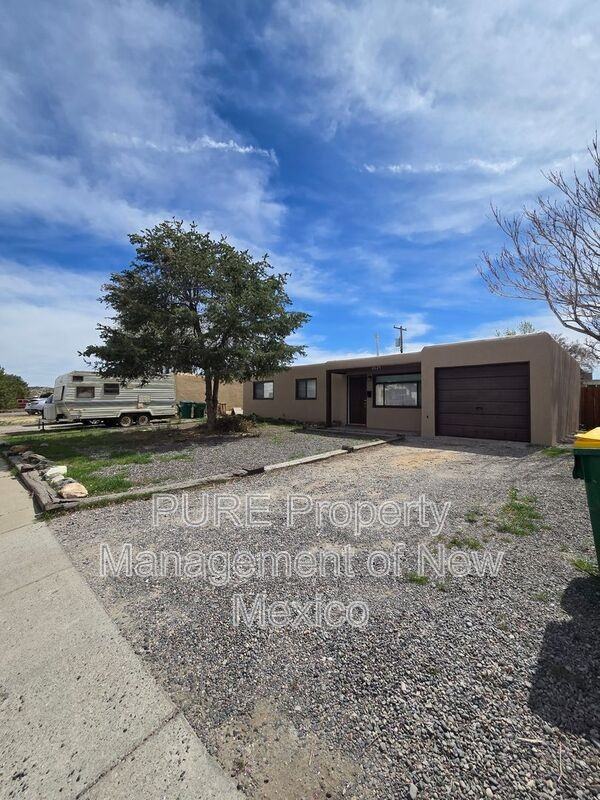 2625 E 22nd St - Photo 2 of 20