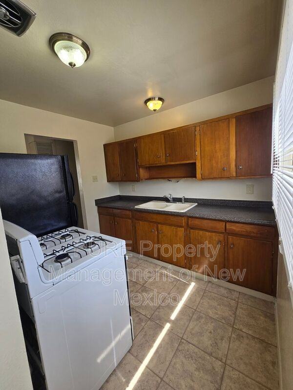 2625 E 22nd St - Photo 6 of 20