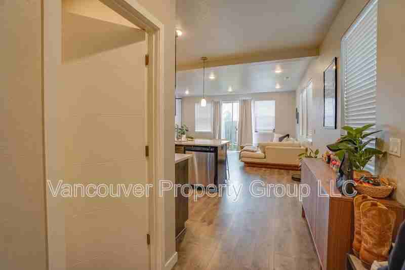 4325 Ne 87th St - Photo 2 of 20