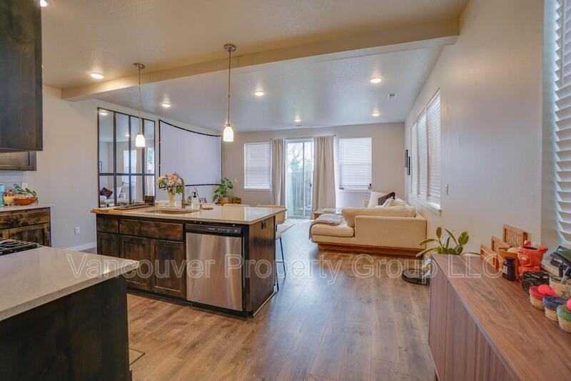 4325 Ne 87th St - Photo 3 of 20