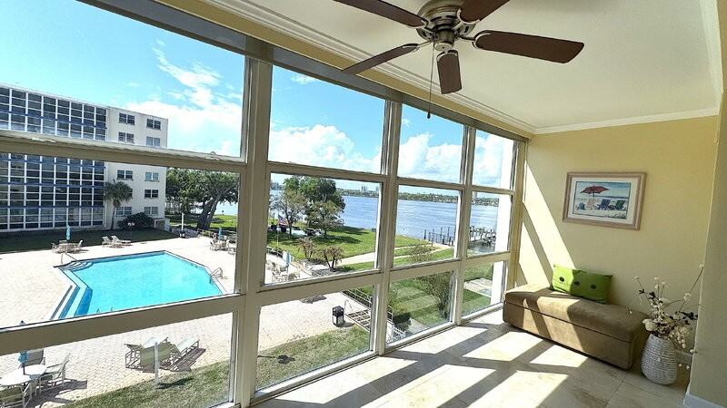 1224 S Peninsula Dr #318