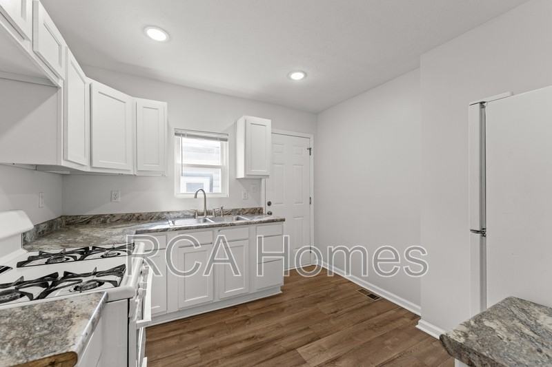 603 N Sherman Dr - Photo 2 of 13