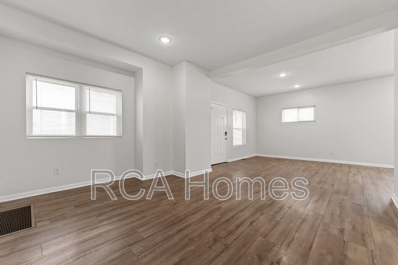 603 N Sherman Dr - Photo 4 of 13