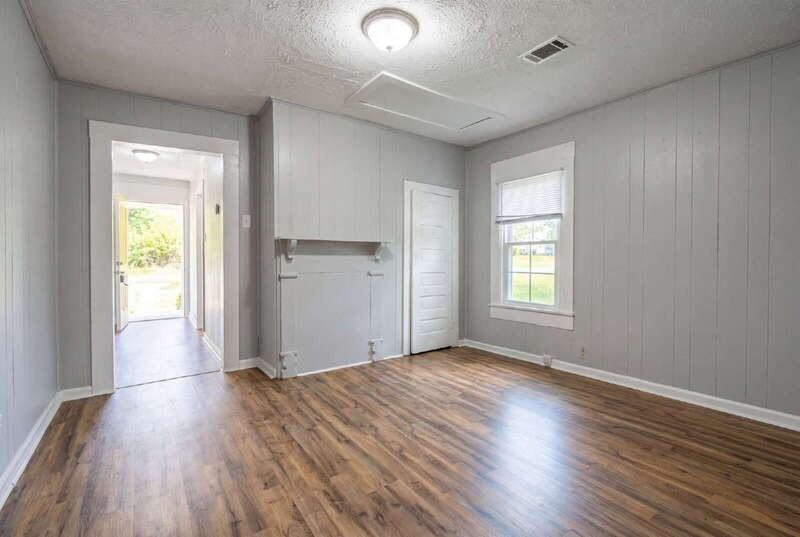 110 W Mitchell St - Photo 2 of 11
