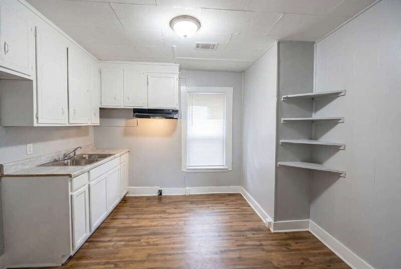 110 W Mitchell St - Photo 3 of 11