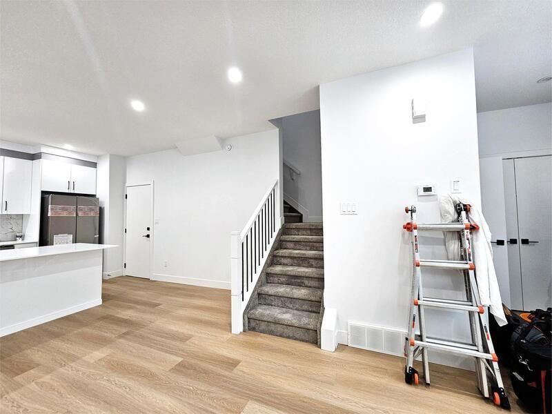10698 61 St Nw #4A - Photo 2 of 28