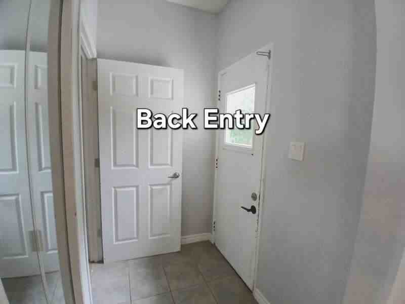 8728 181 St Nw - Photo 7 of 17