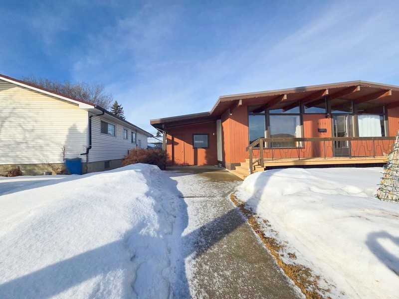 8820 Meadowlark Rd Nw - Photo 2 of 22