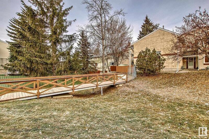 4C Callingwood Crt Nw - Photo 2 of 11