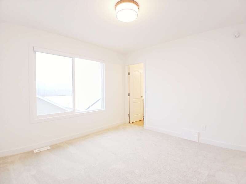1926 209 St Nw - Photo 2 of 22