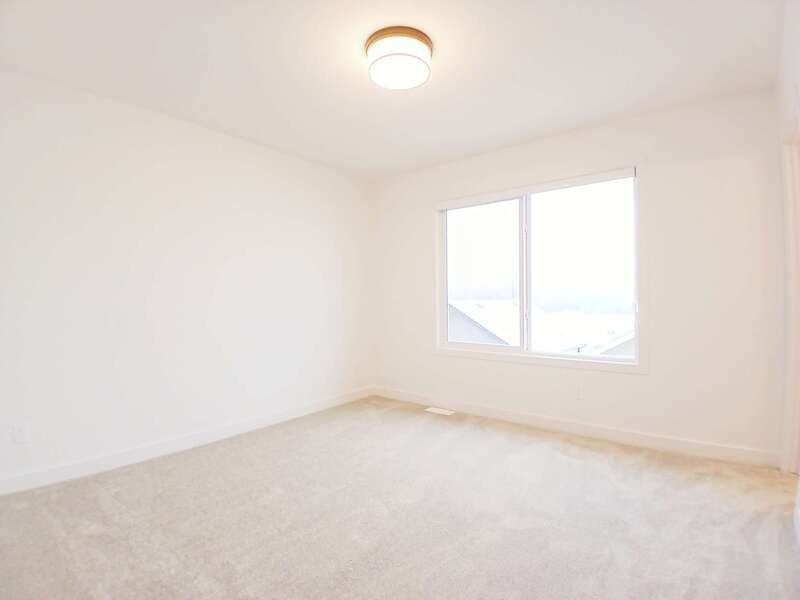 1926 209 St Nw - Photo 3 of 22
