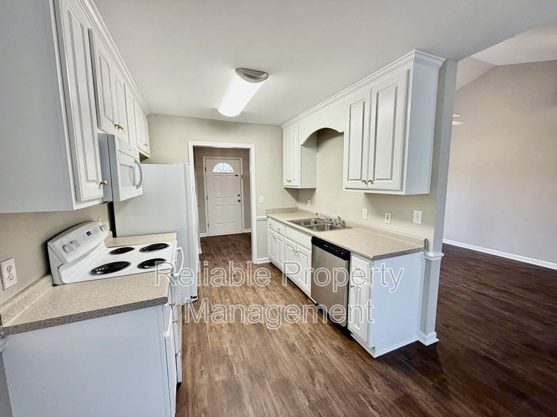 300 Melanie Ct - Photo 2 of 13