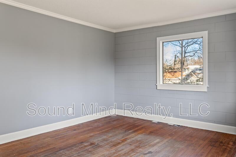 914 Ranch Farm Rd - Photo 3 of 16