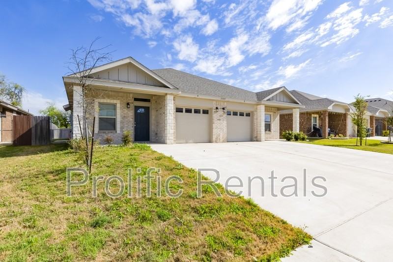3509 Abraham Dr - Photo 2 of 27
