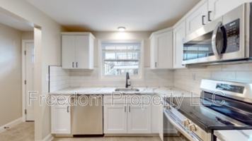 featured image of 569 Center St #7