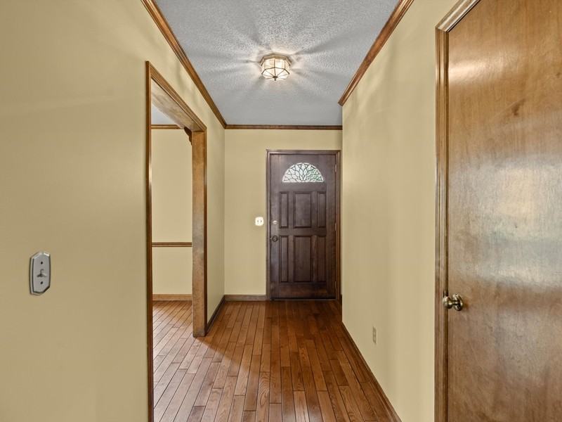 115 Gaylor Dr - Photo 3 of 28