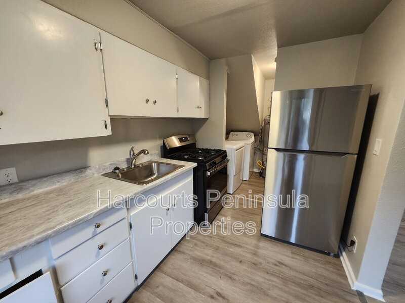 2831 Ne Center St #1 - Photo 3 of 19