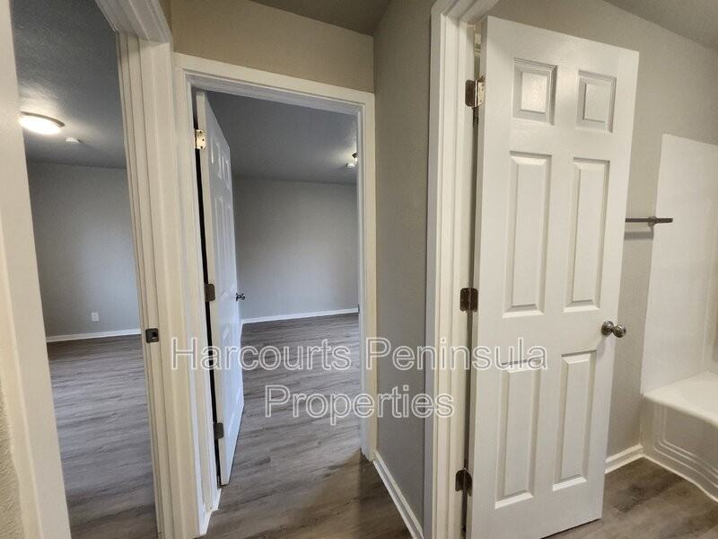 2831 Ne Center St #1 - Photo 5 of 19