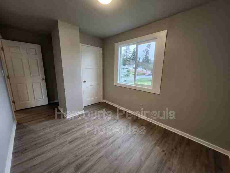 2831 Ne Center St #1 - Photo 7 of 19