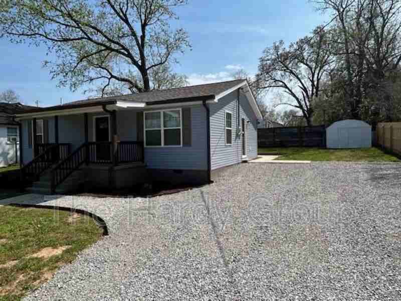 203 Floyd St - Photo 3 of 15