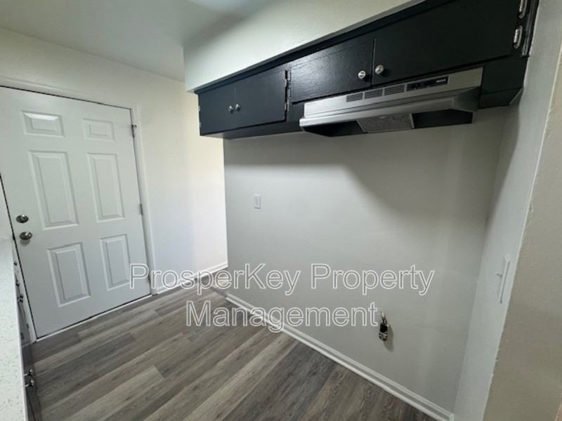 4794 Gardiner Dr - Photo 7 of 13