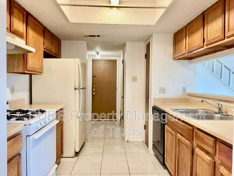 12120 Thompkins Dr #A - Photo 7 of 21