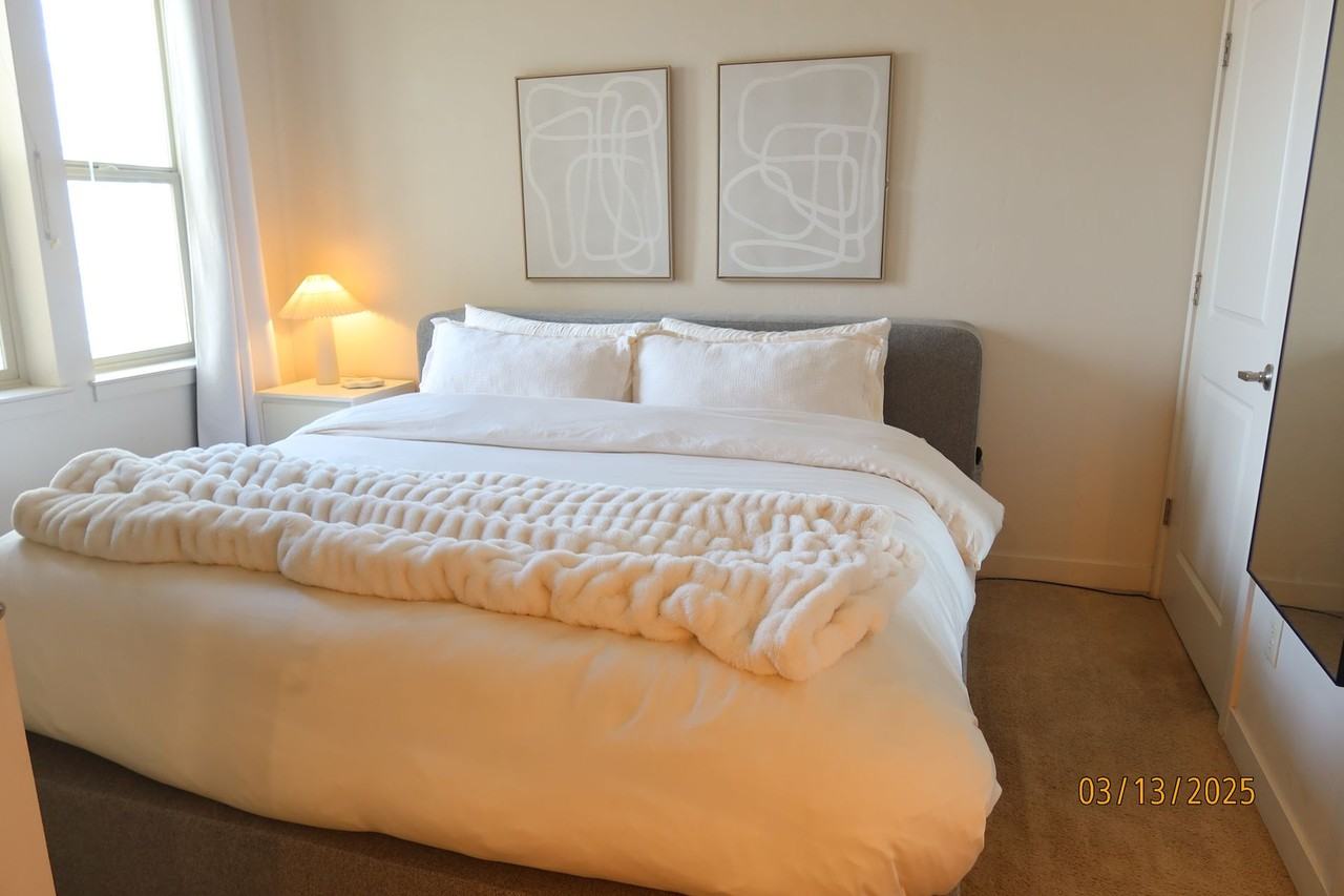 Hawthorne Gardens Apartments - Photo 2 of 9