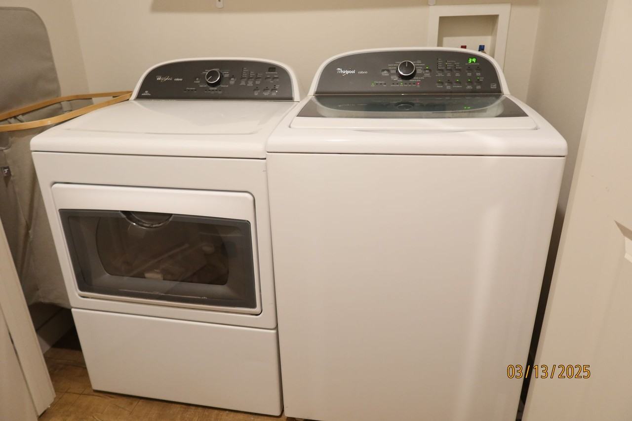 Hawthorne Gardens Apartments - Photo 3 of 9