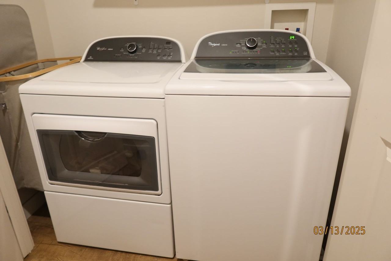 Hawthorne Gardens Apartments - Photo 7 of 9