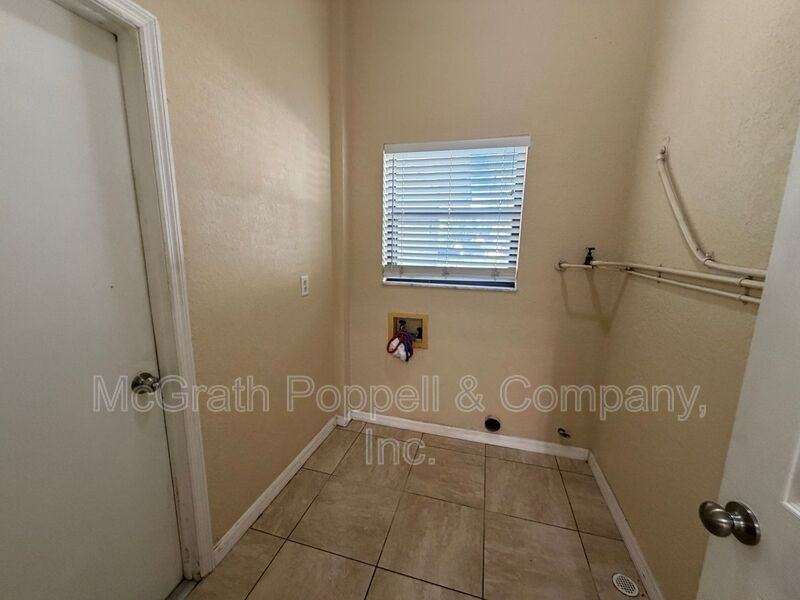 3319 Duff Rd - Photo 4 of 31