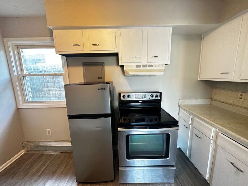 304 Highland Avenue Units A, B, And C ##B - Photo 2 of 8