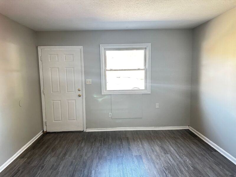 304 Highland Avenue Units A, B, And C ##B - Photo 3 of 8