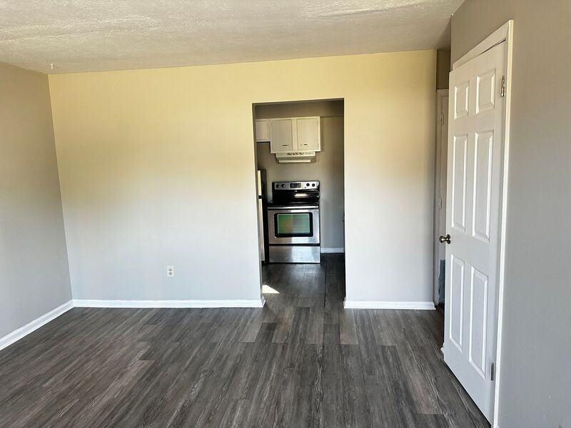 304 Highland Avenue Units A, B, And C ##B - Photo 4 of 8