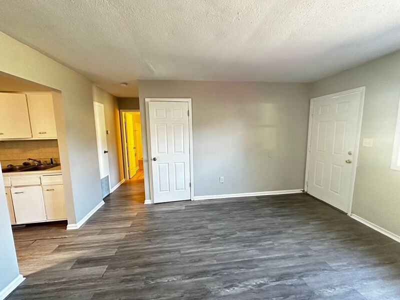 304 Highland Avenue Units A, B, And C ##B - Photo 5 of 8