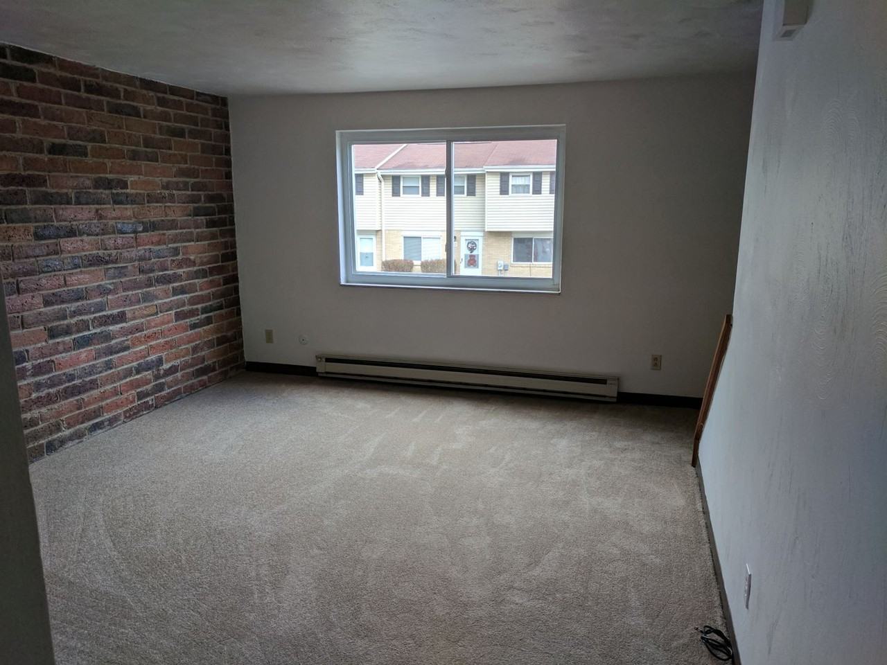 Colony East Townhomes - Photo 4 of 7