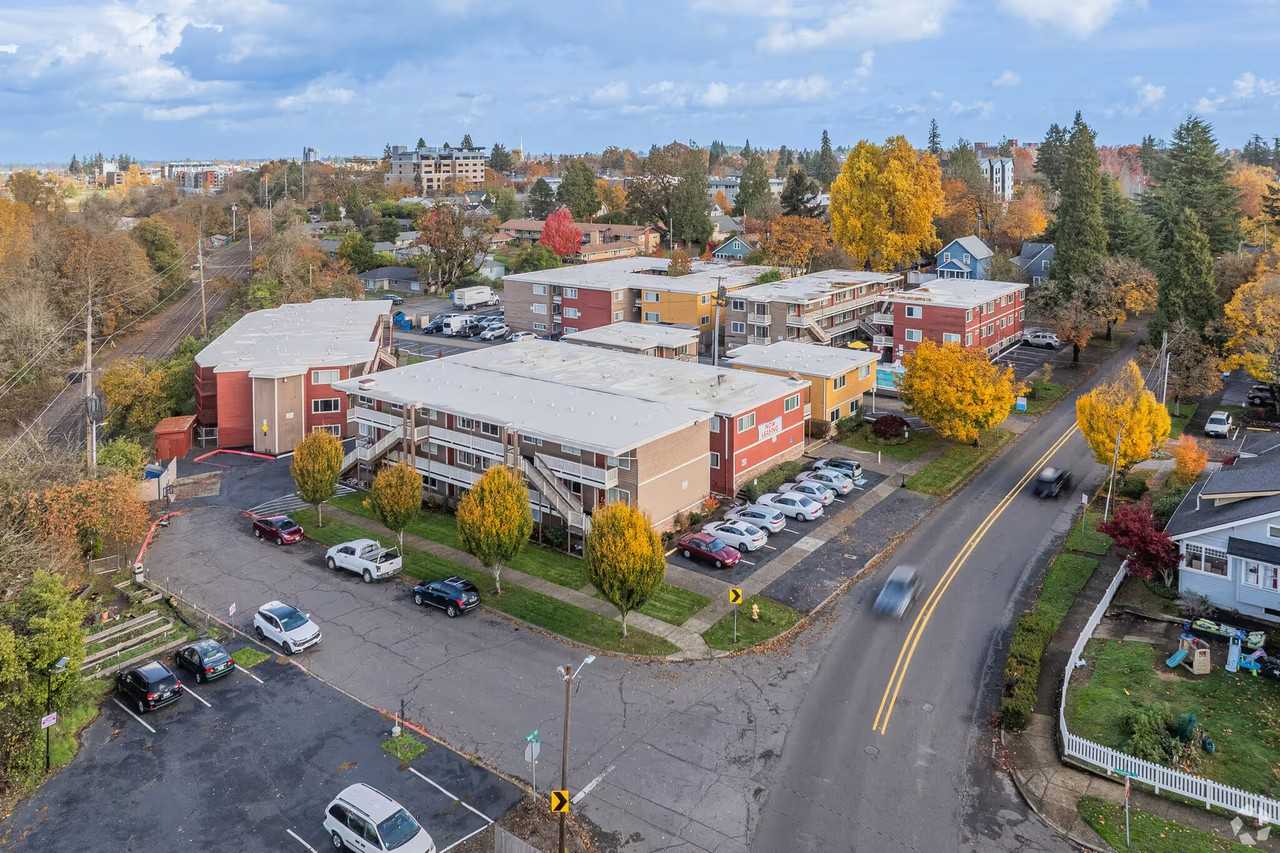 Willamette Terrace Apartments - Photo 4 of 27