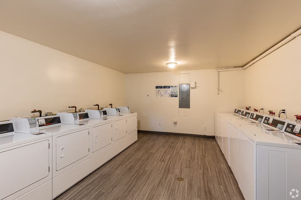 Willamette Terrace Apartments - Photo 5 of 27