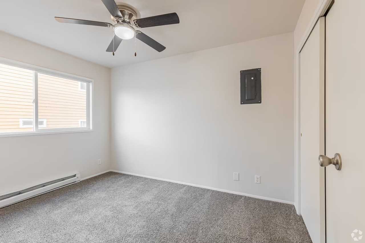 Willamette Terrace Apartments - Photo 7 of 18