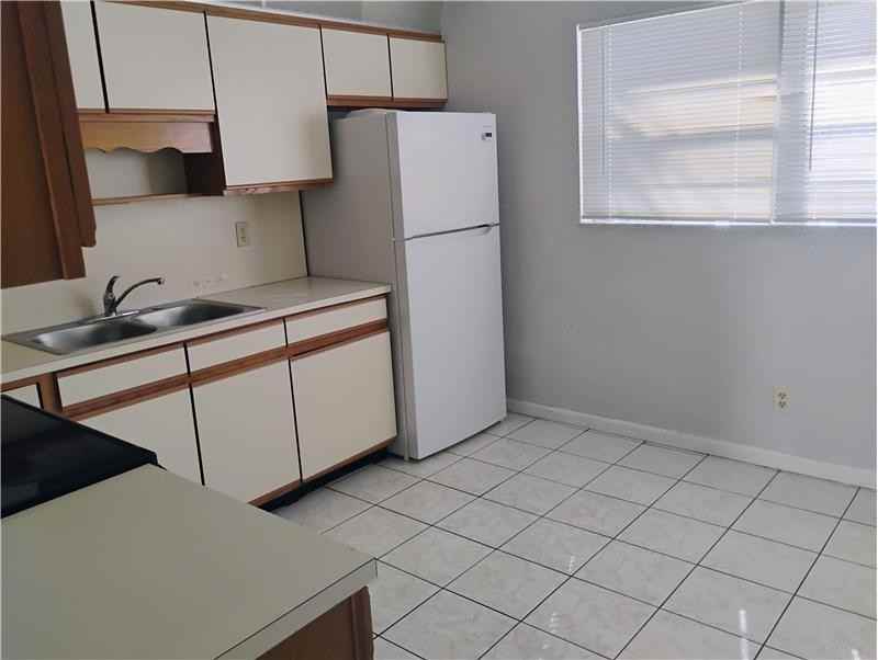 1717 Shenandoah St - Photo 7 of 12