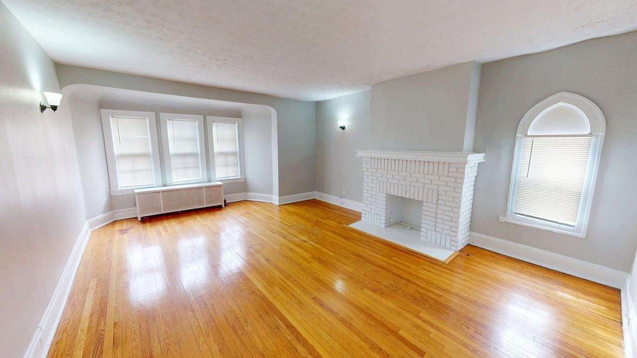 Kemper Court Apartments - Photo 6 of 50