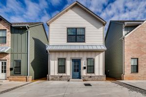 featured image of 604 W 2nd St #110