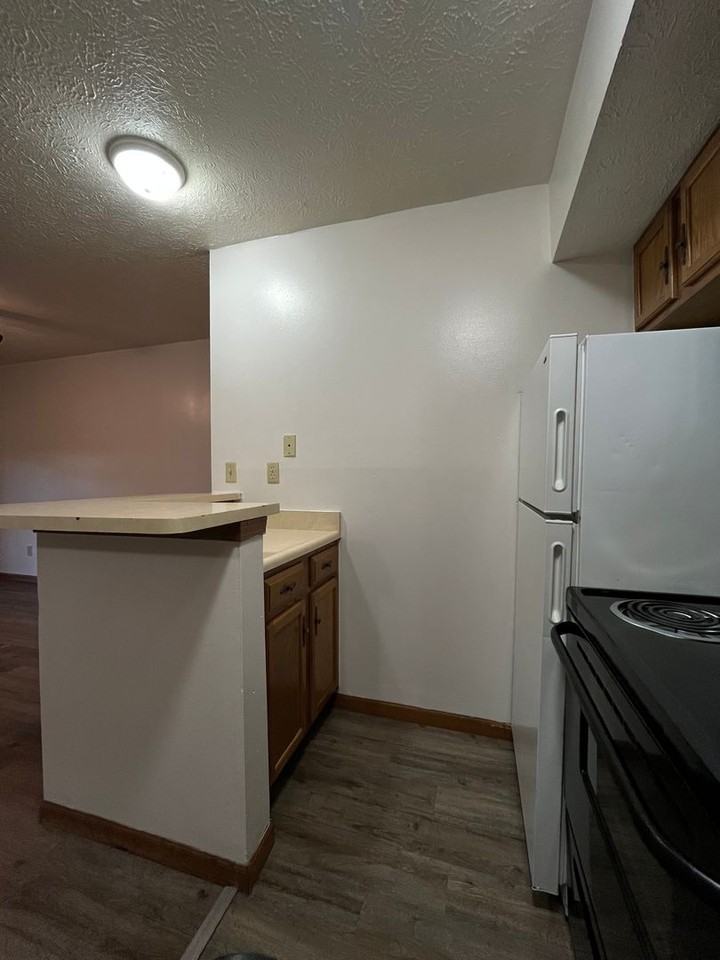 400 S Grant - Photo 5 of 35