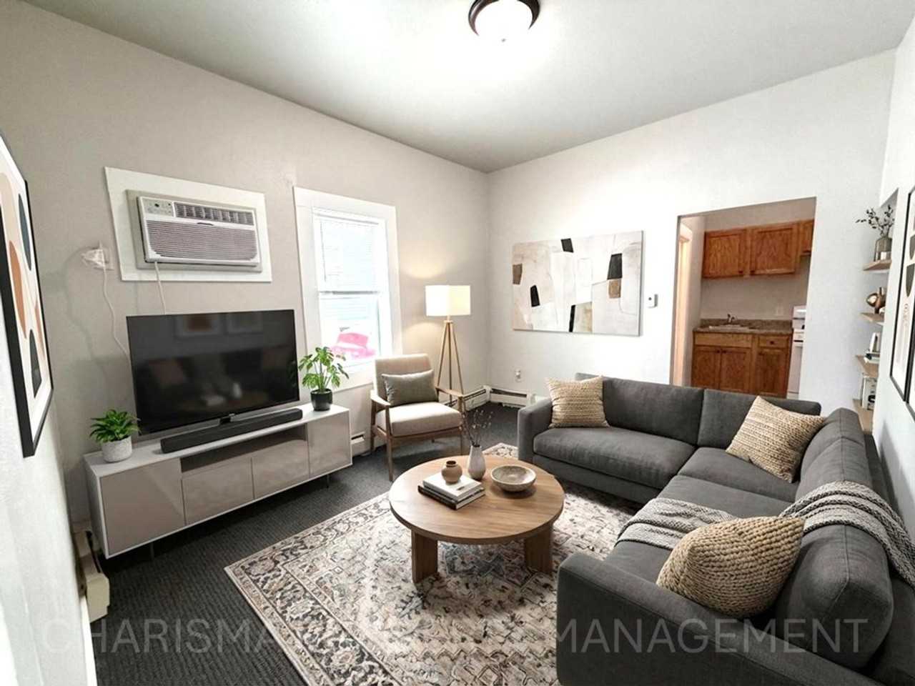 322 E 15th St #1 - Photo 4 of 19