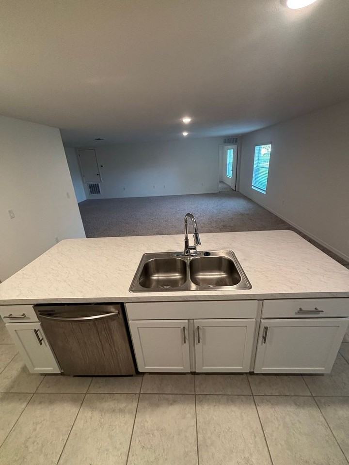 539 Finch Ct - Photo 7 of 23