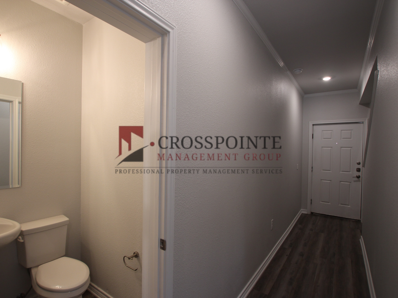1927 Lindbergh St #301 - Photo 4 of 32