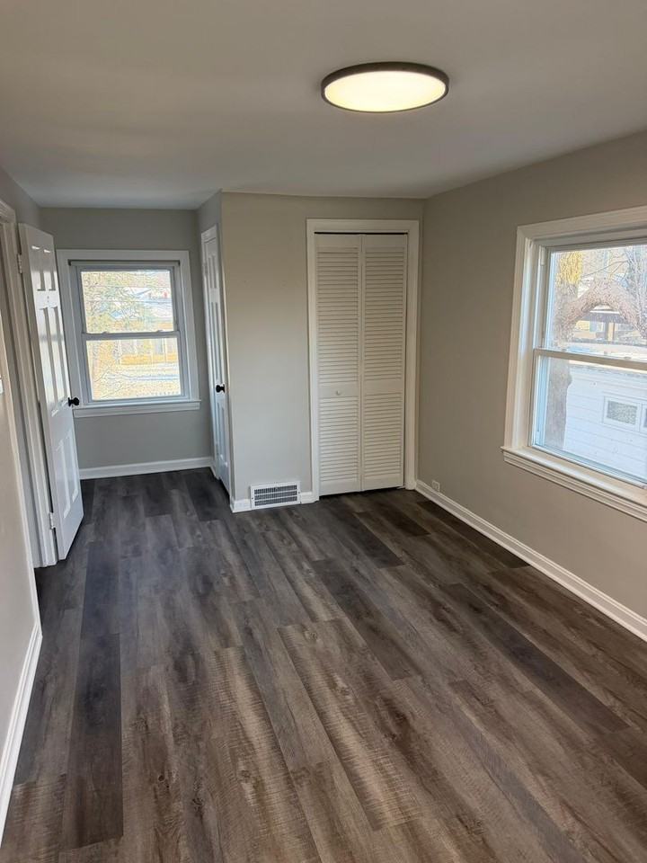 4935 Edsal Dr - Photo 7 of 16