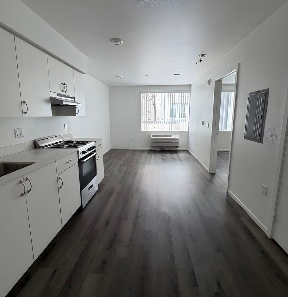 4238 S. Western Ave. - Photo 2 of 6