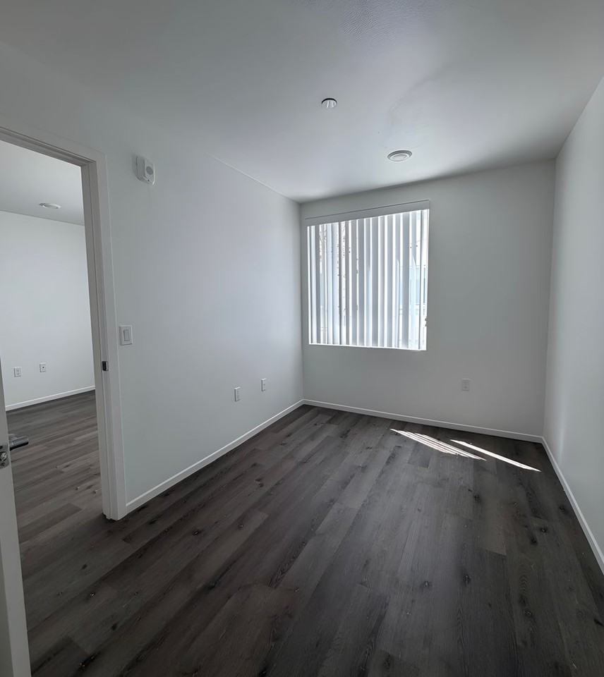 4238 S. Western Ave. - Photo 5 of 6