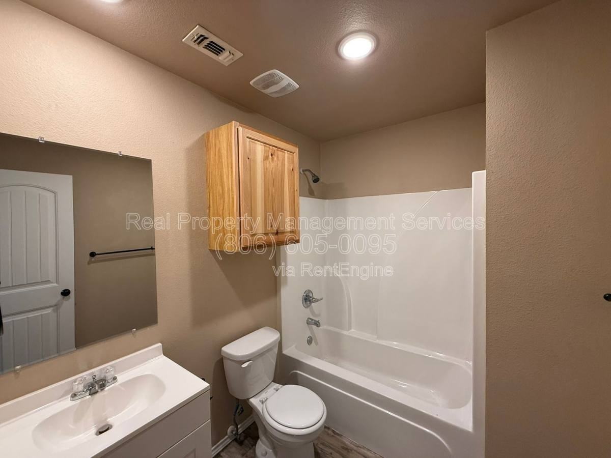 2420 N Avenue N #P - Photo 7 of 8