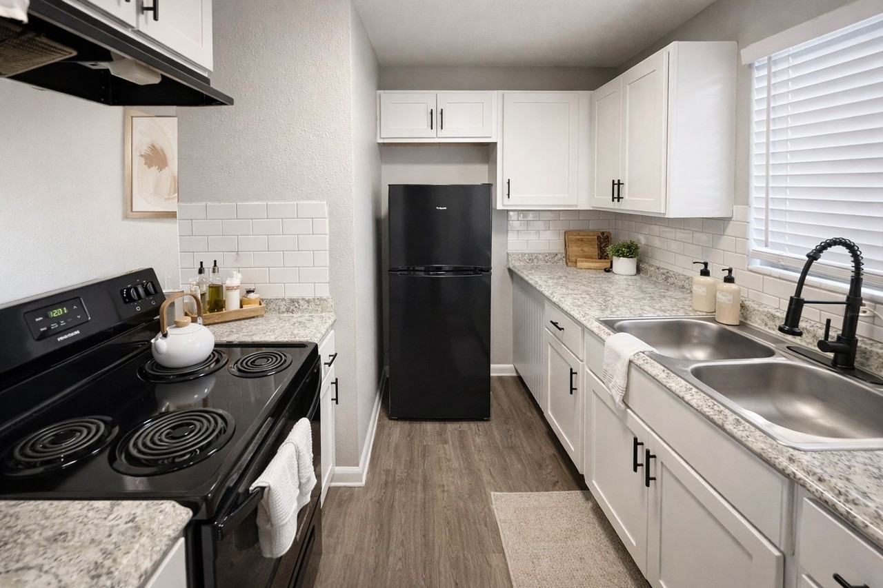 Oasis at San Marco - Photo 4 of 50